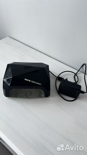 Лампа для ногтей бу