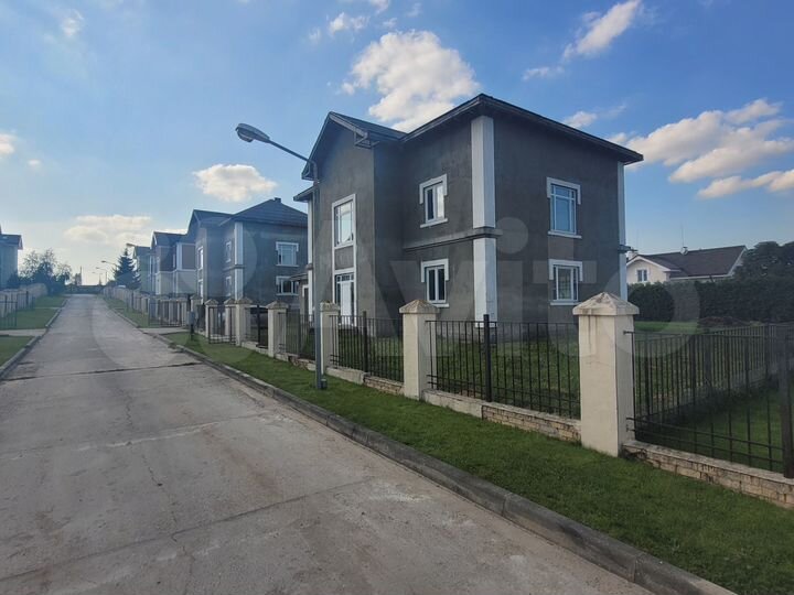 Дом 376,9 м² на участке 10 сот.