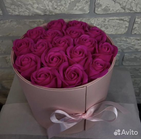 Букет из роз и рафаэло