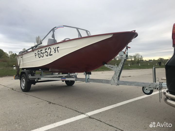 Прицеп для лодки до 4,7м с кивевым роликом