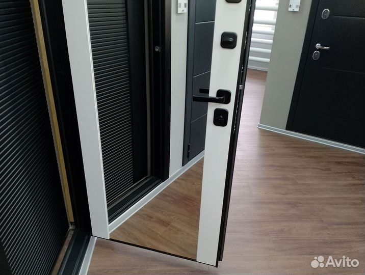 Дверь входная металлическая