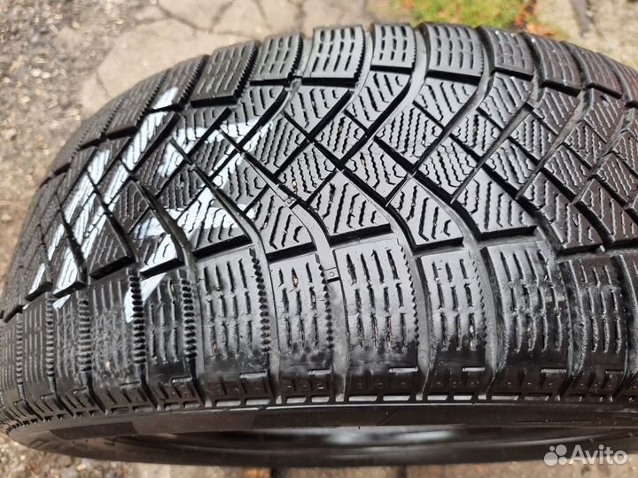 Pirelli Ice Zero FR 215/50 R17 95H