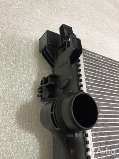 Радиатор на Mercedes W167 A1675006201