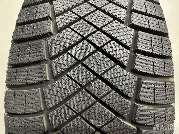 Pirelli Ice Zero FR 245/45 R19 102H