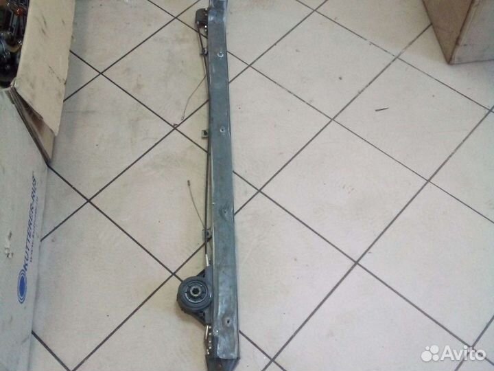 Направляющия сдвижной двери левая на т5