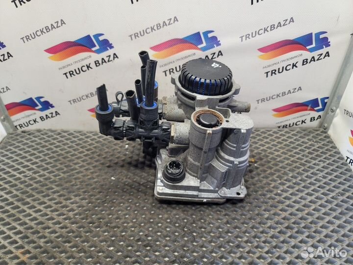 41211417 Кран управления тормозами прицепа