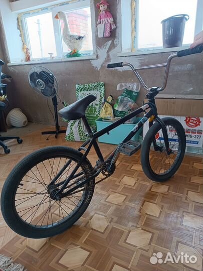 Трюковой велосипед BMX