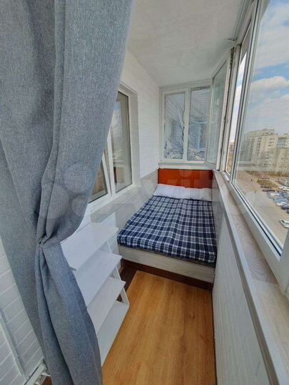 2-к. квартира, 65 м², 8/17 эт.