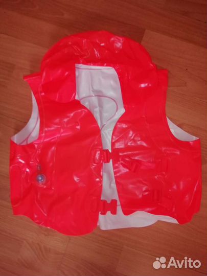 Жилет для плавание новый 3-7 лет