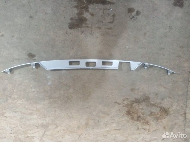 Накладка двери багажника задняя Land Rover Range 5