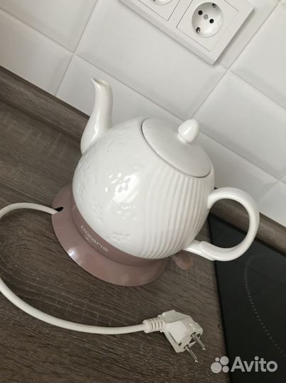 Продаю чайник в классическом стиле
