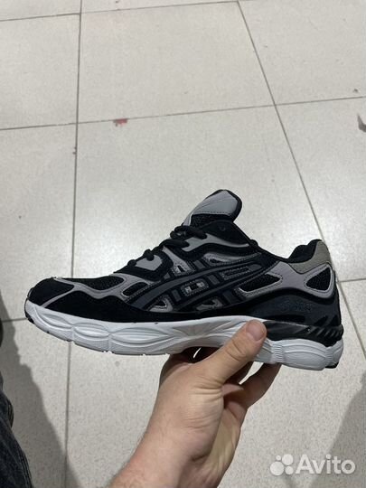 Кроссовки Asics летние