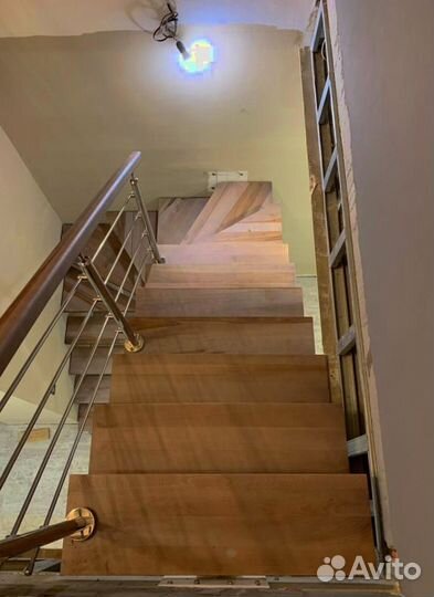 Прямая лестница на металлокаркасе