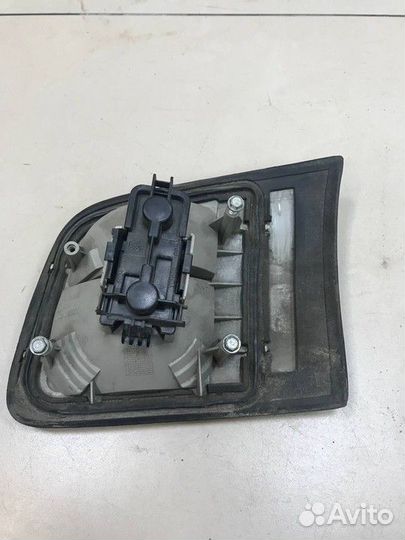 Фонарь крышки багажника левый Opel Omega