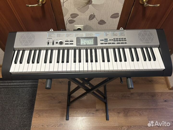 Синтезатор Casio CTK-1300 + подставка Torex