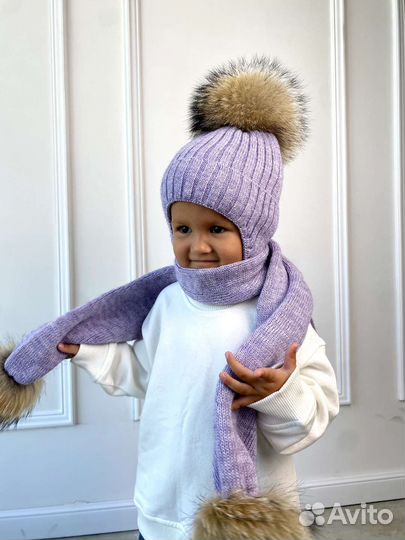 Шапка и шарф с натуральными помпонами