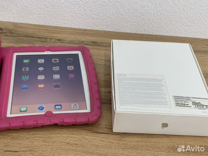 iPad 4 Retina Wi-fi + Sim + игры