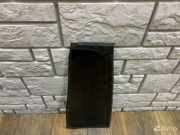 Toyota Land Cruiser 200 Стекло двери задней RH