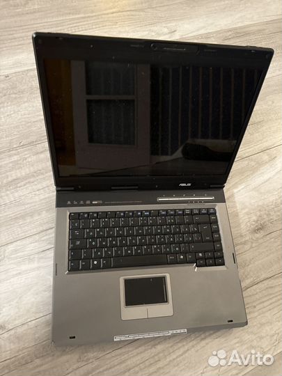 Ноутбук asus A6J