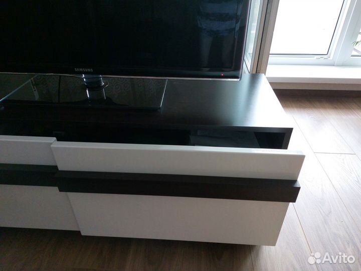 Тумба под телевизор