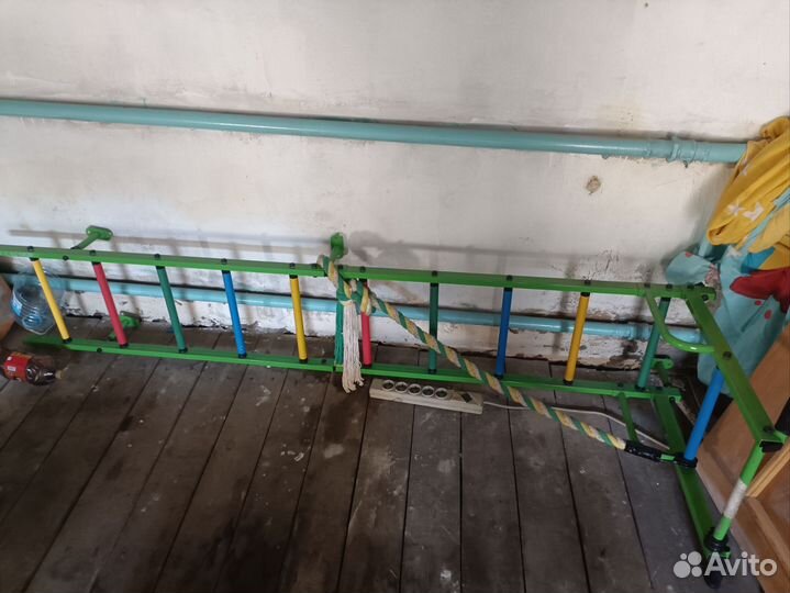 Шведская стенка с турником и брусьями