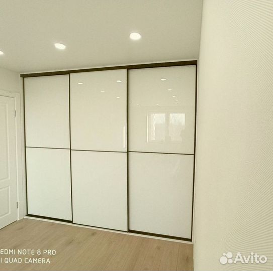 Шкаф с зеркалом