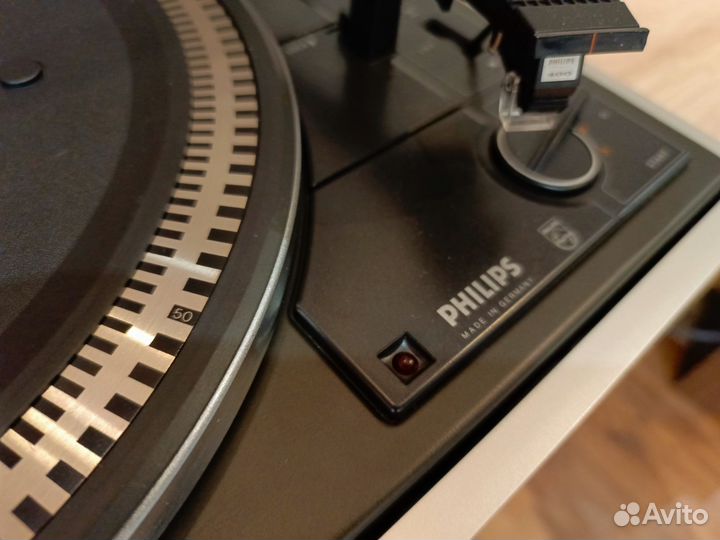 Проигрыватель винила Philips GA 406 automatic