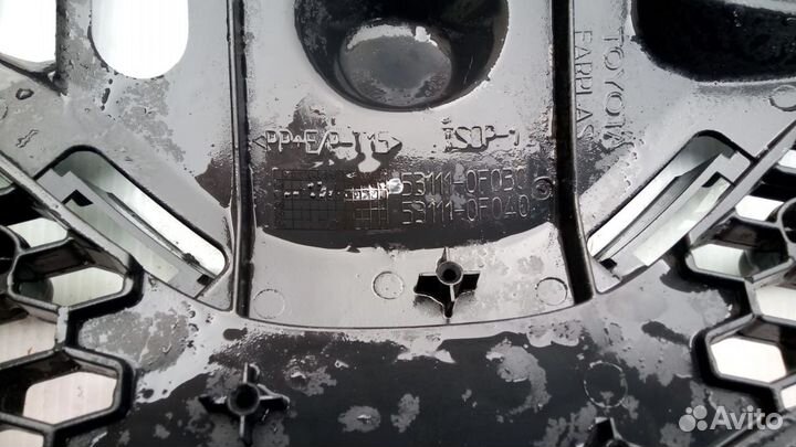 Toyota Corolla Verso решётка радиатора