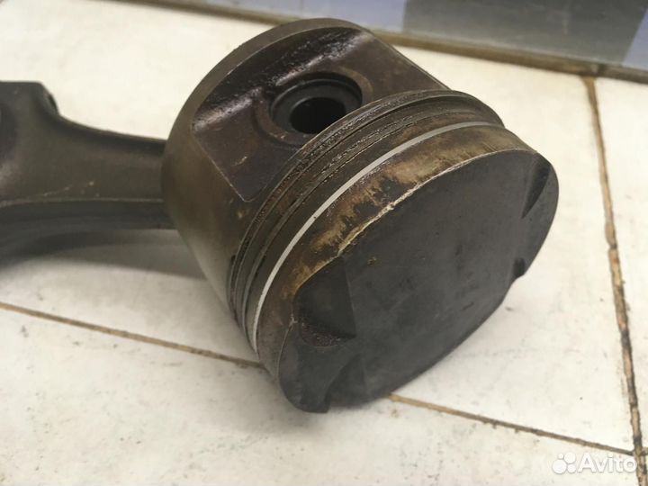 Поршень с шатуном 5-серия E34 1988-1995