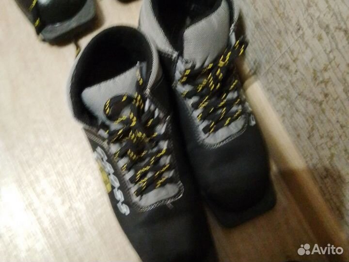 Лыжные ботинки, лыжи комплект