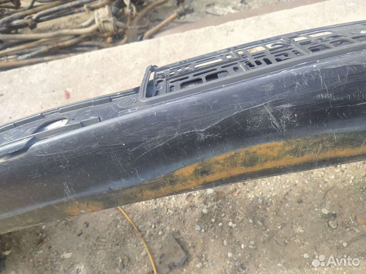 Бампер передний BMW 5 E34 с дефектами