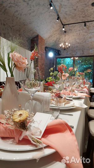 Банкетный зал, пространство ресторана для свадеб