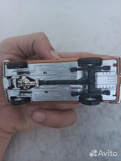 Модель автомобиля 1 :43 СССР Волга Аэрофлот