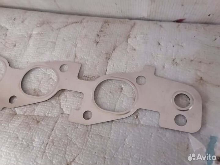 Прокладка выпускного коллектора Suzuki Sx4 1