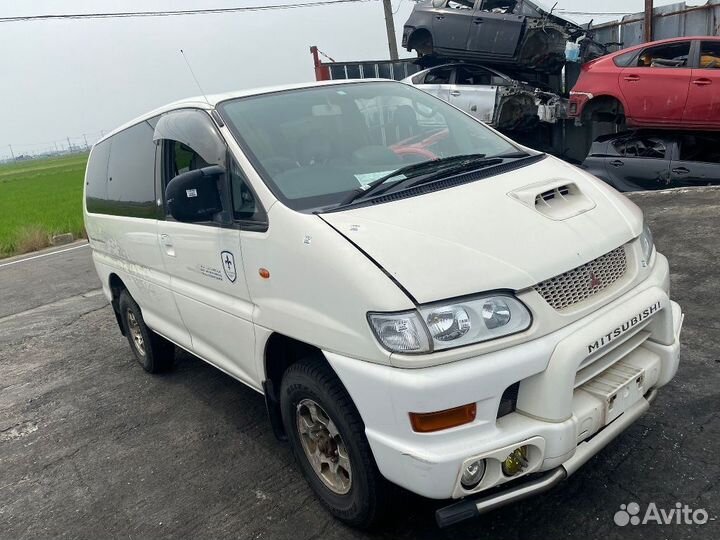 Козырек от солнца на Mitsubishi Delica Space Gear