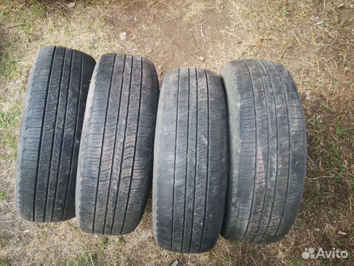 Kumho Road Venture APT KL51 235/75 R15