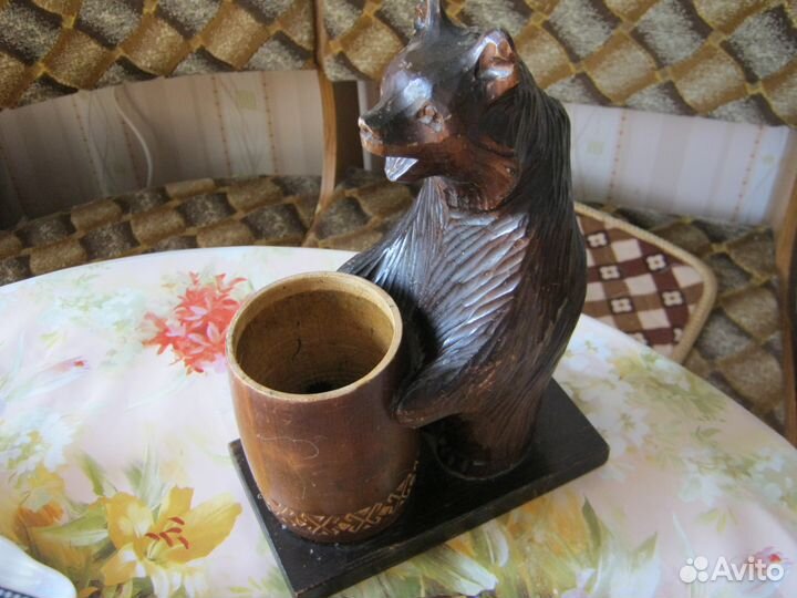 Медведь с бочонком меда. Сувенир из СССР