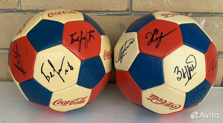 Футбольный мяч с автографами сборной России