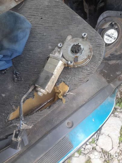 Моторчик стеклоподъемника isuzu elf