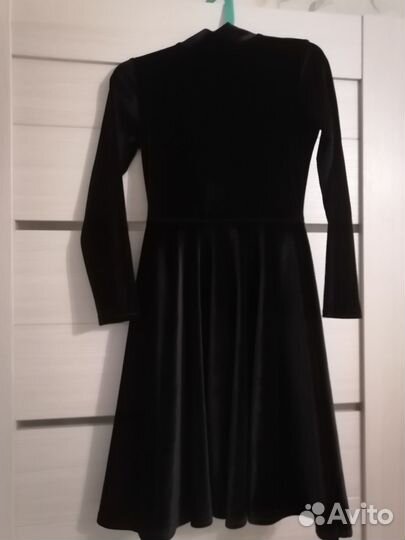 Рейтинговое бальное платье размер 122