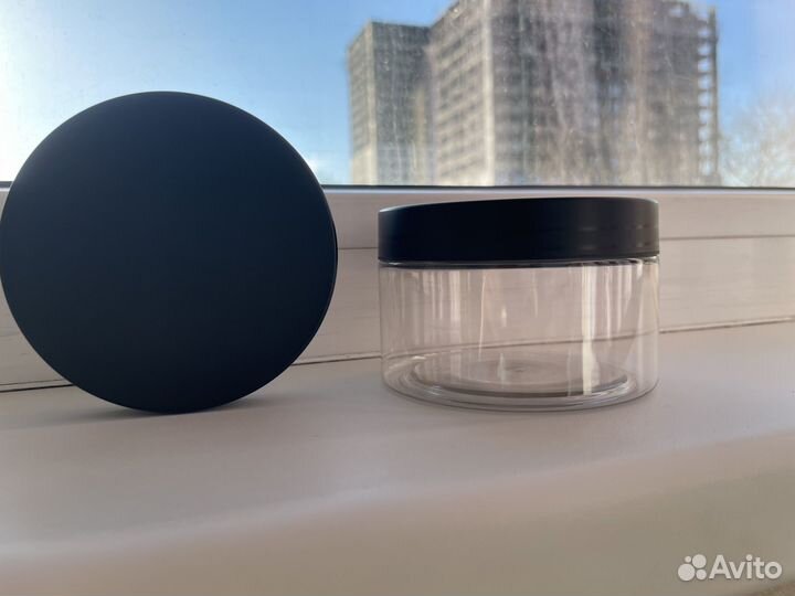 Пластиковые банки с черной матовой крышкой, 300мл