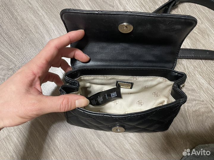 Поясная сумка Guess