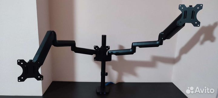 Крепление для трёх мониторов
