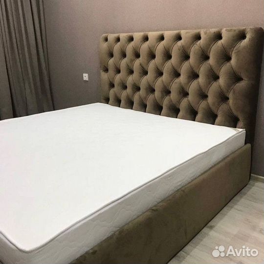 Кровать двухспальная с подъемным механизмом