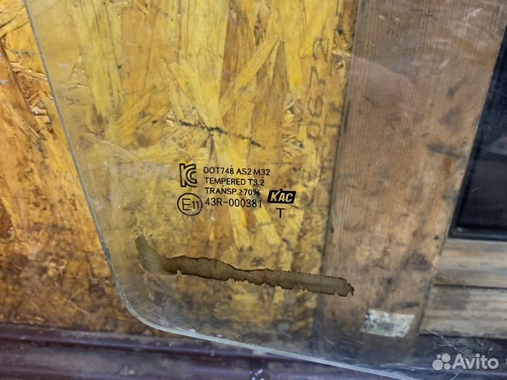 Стекло боковые Кia rio 3