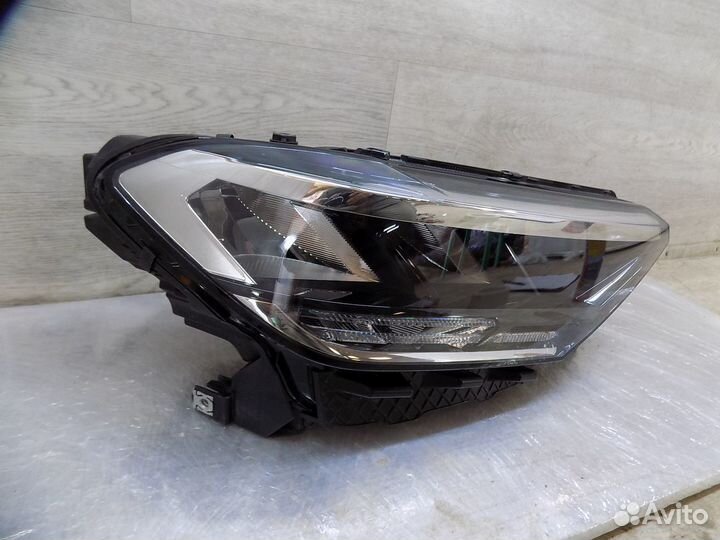 Фара правая Volkswagen Polo