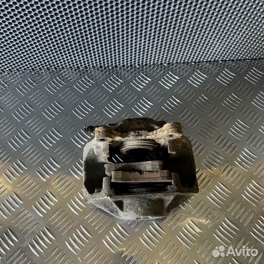 Суппорт тормозной передний левый Mercedes-Benz S-к