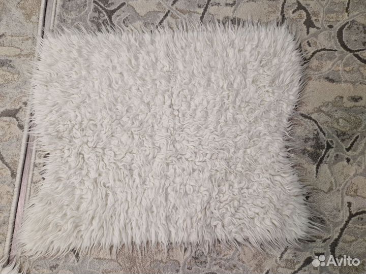 Меховой коврик