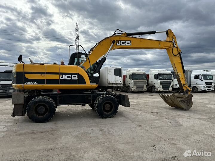 Колесный экскаватор jcb