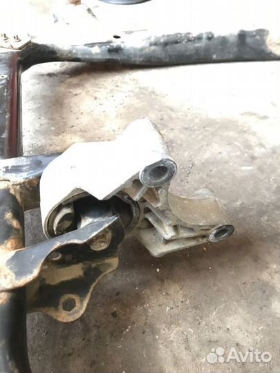 Подушка двигателя передняя Opel Astra H Z19DT 2007